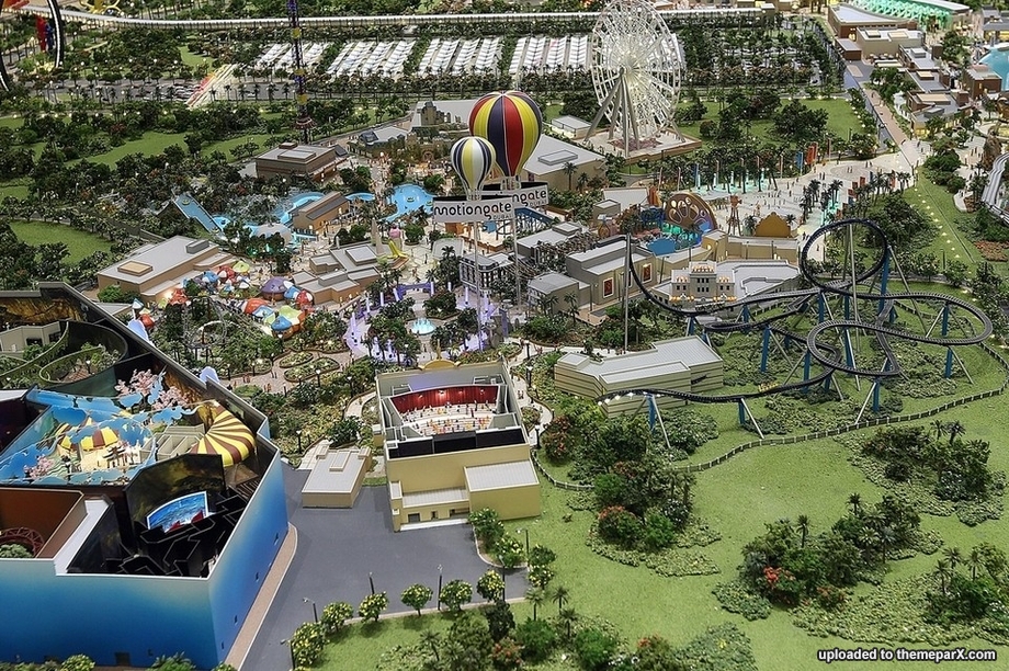 Dubai parks and resorts. Дубай парк аттракционов Motiongate. Моушен гейт Дубай аттракционы. Дубай парк Резорт. Дубай парк Резорт Motiongate аттракционы.