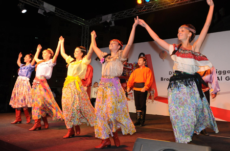 Georgian, European and Middle Asian dances excite crowds in Al Riqqa