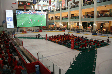 Football frenzy at Dubai Mall