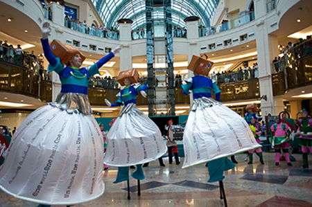 Mall of the Emirates comes alive with the beat of international dance
and roving performances
