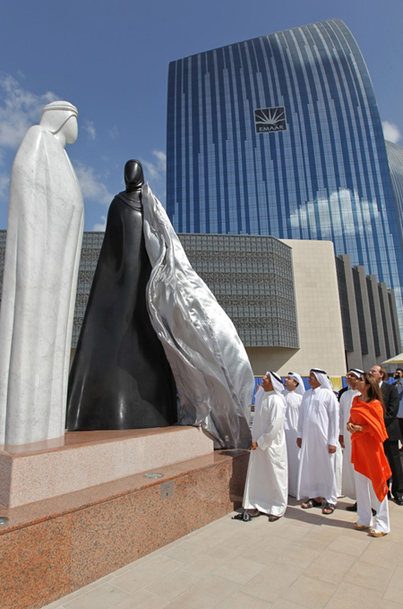 Downtown Dubai’s New Sculpture ’Together’ Celebrates Arab Dignity 