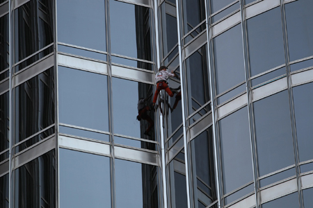 ’Spiderman’ Scales Burj Khalifa