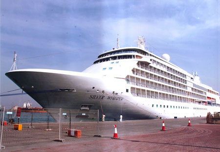 Silver Whisper docks in Dubai