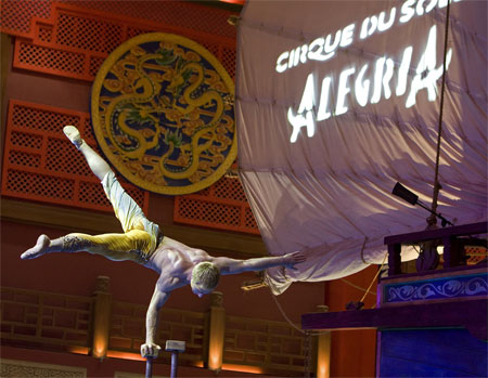 Cirque du Soleil performers wow crowds at Ibn Battuta Mall